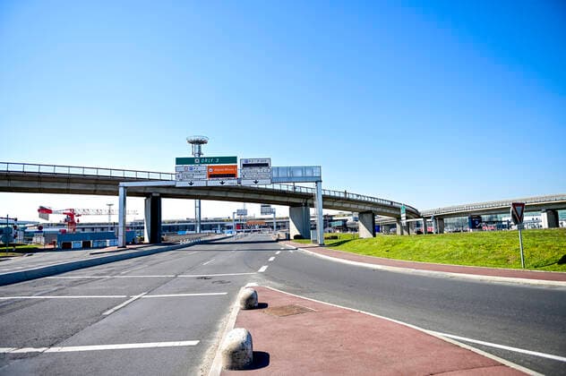 Fermeture de l aeroport Paris Orly suite a la pandemie de Covid19 NEWS : COVID19 - Paris - 01 04 2020 JBAutissier Panoramic 