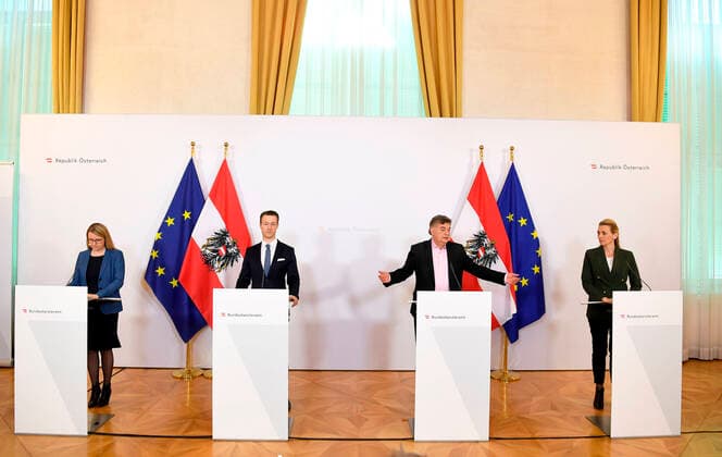 Vienna 01 04 2020, Federal Chancellery, Vienna, AUT, Current developments on corona disease in Austria, press conference on the topic, measures to secure the location and employment, in picture from the Minister of Economics and Technology Margarete Schramboeck OeVP , Minister of  EP_Pool