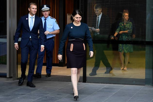 GLADYS BEREJIKLIAN CORONAVIRUS PRESSER, NSW Premier Gladys Berejiklian arrives to speak to the media during a press conference outside the RFS Headquarters in Sydney, Thursday, April 2, 2020. ( NO ARCHIVING, EDITORIAL USE ONLY, NO USE IN BOOKS WITHOUT CONSENT SYDNEY NSW AUSTRALIA  Copyright: xJOELxCARRETTx 20200402001461320991