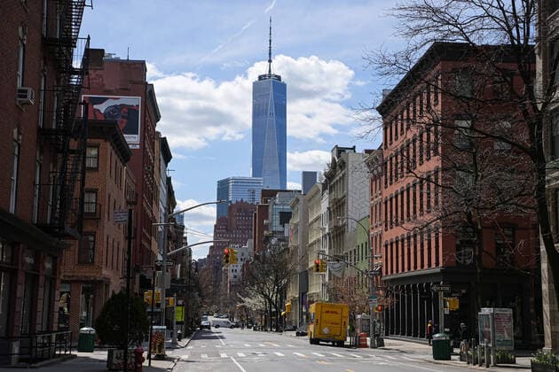 200401 Empty streets on West Broadway as the coronavirus, COVID 19, outbreak continues on April 1, 2020 in New York, NY, USA Across the city businesses, schools and places of work have been shutting down, leading to empty streets and quiet neighborhoods Photo Joel Marklund BILDBYRAN kod JM 88128 bbeng coronavirus covid 19 virus corona sjukdom One World Trade Center,  Copyright: JOELxMARKLUND 47112301st