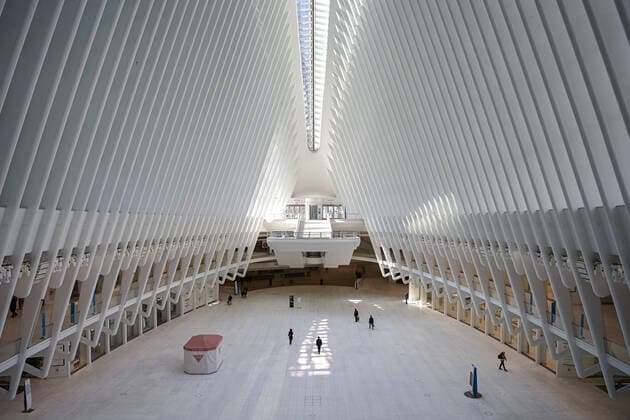 200401 People walking inside The Oculus as the coronavirus, COVID 19, outbreak continues on April 1, 2020 in New York, NY, USA Across the city businesses, schools and places of work have been shutting down, leading to empty streets and quiet neighborhoods Photo Joel Marklund BILDBYRAN kod JM 88128 bbeng coronavirus covid 19 virus corona sjukdom,  Copyright: JOELxMARKLUND 47112317st