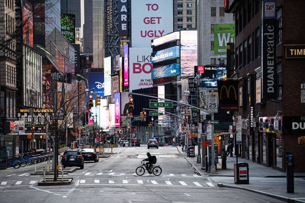 200401 General view of Broadway St towards Times Square as the coronavirus, COVID 19, outbreak continues on April 1, 2020 in New York, NY, USA Across the city businesses, schools and places of work have been shutting down, leading to empty streets and quiet neighborhoods Photo Joel Marklund BILDBYRAN kod JM 88128 bbeng coronavirus covid 19 virus corona sjukdom,  Copyright: JOELxMARKLUND 47112335st