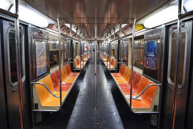 News Bilder des Tages 200401 An empty subway car as the coronavirus, COVID-19, outbreak continues on April 1, 2020 in New York, NY, USA. Across the city businesses, schools and places of work have been shutting down, leading to empty streets and quiet neighborhoods. Photo: Joel Marklund BILDBYRAN kod JM 88128 bbeng coronavirus covid-19 virus corona sjukdom tunnelbana *** 200401 An empty subway car as the coronavirus, COVID 19, outbreak continues on April 1, 2020 in New York, NY, USA Across the city businesses, schools and places of work have been shutting down, leading to empty streets and quiet neighborhoods Photo Joel Marklund BILDBYRAN kod JM 88128 bbeng coronavirus covid 19 virus corona sjukdom tunnelbana,  Copyright: JOELxMARKLUND 47112345st