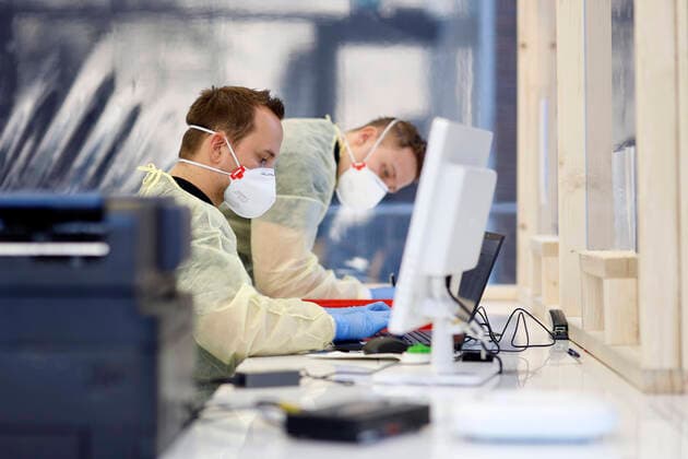 The city of Cologne has opened a third infection protection centre with staff from the Cologne fire brigade, where citizens can be tested for Covid 19 Cologne, 01 04 2020 Foto:xC.xHardtx xFuturexImage