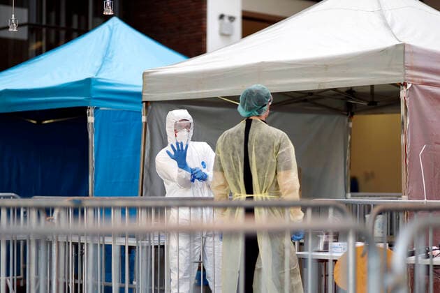 The city of Cologne has opened a third infection protection centre with staff from the Cologne fire brigade, where citizens can be tested for Covid 19 Cologne, 01 04 2020 Foto:xC.xHardtx xFuturexImage