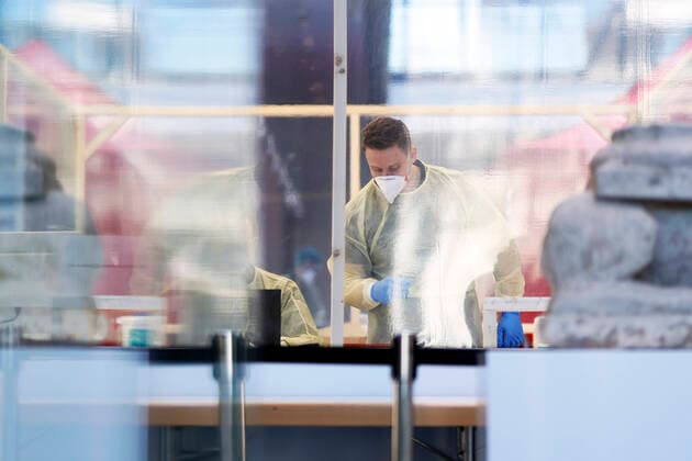 The city of Cologne has opened a third infection protection centre with staff from the Cologne fire brigade, where citizens can be tested for Covid 19 Cologne, 01 04 2020 Foto:xC.xHardtx xFuturexImage