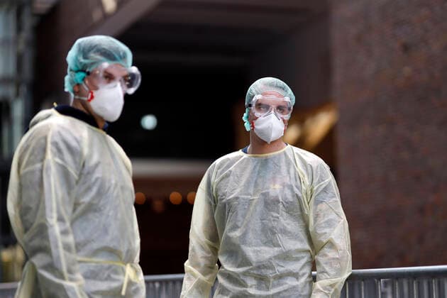 The city of Cologne has opened a third infection protection centre with staff from the Cologne fire brigade, where citizens can be tested for Covid 19 Cologne, 01 04 2020 Foto:xC.xHardtx xFuturexImage