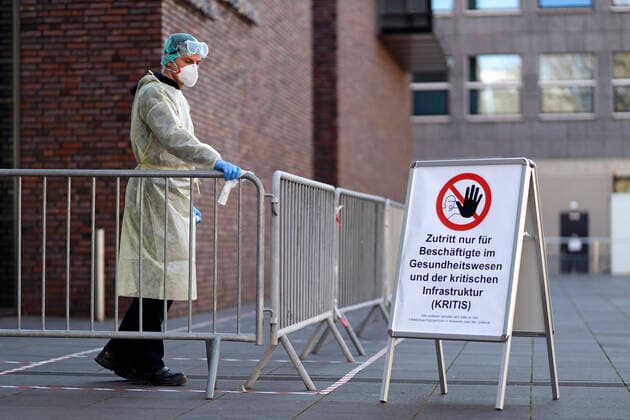 The city of Cologne has opened a third infection protection centre with staff from the Cologne fire brigade, where citizens can be tested for Covid 19 Cologne, 01 04 2020 Foto:xC.xHardtx xFuturexImage