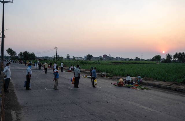 April 1, 2020, Kolhapur, Maharashtra, India: Life after lockdown curfew in India for COVID19 became very difficult for vulnerables. The migrants labourers are trying to settle down their own hometown, amid lockdown and no transportation, no food, no shelter. They are walking for so many days and continue their journey in difficult time on national highhways of India. Similarly the rural class who are home staying rewarded with social distancing mode and been fasciliated with the most essentials only. Helath care workers, Police are trying their best to track down travellers ristriction as well as histroy. Kolhapur India - ZUMAg222 20200401_zip_g222_006 Copyright: xAbhijeetxGurjarx