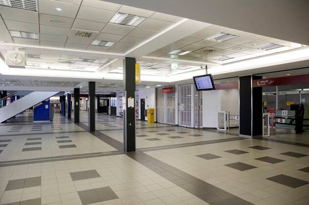 Many aircraft remain on the ground at Berlin Schoenefeld Airport Passenger numbers have collapsed at Schoenefeld due to the corona crisis The airport is almost deserted This Wednesday only one Ryanair aircraft flew to London Berlin, 01 04 2020 Foto:xF.xBungertx xFuturexImage