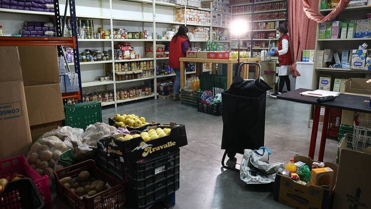 April 2, 2020, Valdemoro, MADRID, SPAIN: Illustration, workers of Vicente Ferrer Center of Valdemoro (Valdemoro City Council Social Center) continue continue to deliver food to more than 140 families (more than 400 neighbors) in need during the third week after the Government declared the state of alarm in Spain and recommended people to stay at home to fight coronavirus COVID-19 on March 29, 2020 in Valdemoro, Madrid, Spain Valdemoro SPAIN - ZUMAa181 20200402_zaa_a181_003 Copyright: xOscarxJ.xBarrosox