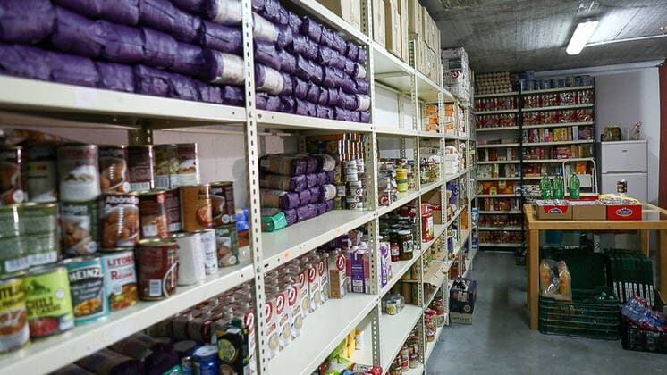 April 2, 2020, Valdemoro, MADRID, SPAIN: Illustration, workers of Vicente Ferrer Center of Valdemoro (Valdemoro City Council Social Center) continue continue to deliver food to more than 140 families (more than 400 neighbors) in need during the third week after the Government declared the state of alarm in Spain and recommended people to stay at home to fight coronavirus COVID-19 on March 29, 2020 in Valdemoro, Madrid, Spain Valdemoro SPAIN - ZUMAa181 20200402_zaa_a181_008 Copyright: xOscarxJ.xBarrosox