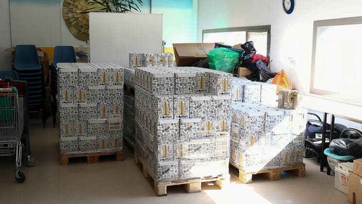 April 2, 2020, Valdemoro, MADRID, SPAIN: Illustration, workers of Vicente Ferrer Center of Valdemoro (Valdemoro City Council Social Center) continue continue to deliver food to more than 140 families (more than 400 neighbors) in need during the third week after the Government declared the state of alarm in Spain and recommended people to stay at home to fight coronavirus COVID-19 on March 29, 2020 in Valdemoro, Madrid, Spain Valdemoro SPAIN - ZUMAa181 20200402_zaa_a181_021 Copyright: xOscarxJ.xBarrosox