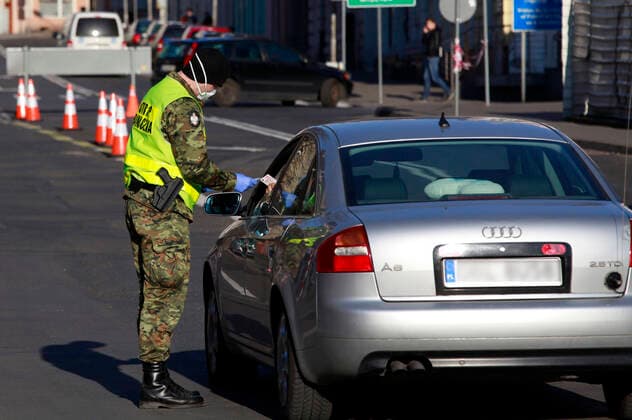 Strict corona controls and long waiting times at the border crossing point city bridge from Görlitz to Zgorzelec Görlitz, 01 04 2020 Foto:xM.xWehnertx xFuturexImage