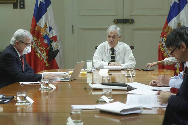 Santiago, April 2, 2020 The President of the Republic, Sebastian Pinera, participates in a new meeting of the Emergency Committee for the coronavirus in our country Pool Fotografico Via Aton Chile, Santiago Chile Aton 409347  Copyright: POOLxFOTOGRAFICO VIAxATONxCHILE