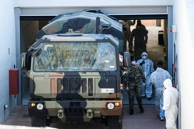 Florence - coronavirus emergency - Crematorium of Trespiano. Army trucks arrive with the dead of Bergamo (Claudio Fusi Fotogramma, Florence - 2020-04-02) p.s. la foto e utilizzabile nel rispetto del contesto in cui e stata scattata, e senza intento diffamatorio del decoro delle persone rappresentate  Copyright: xClaudioxFusix xFOTOGRAMMAx