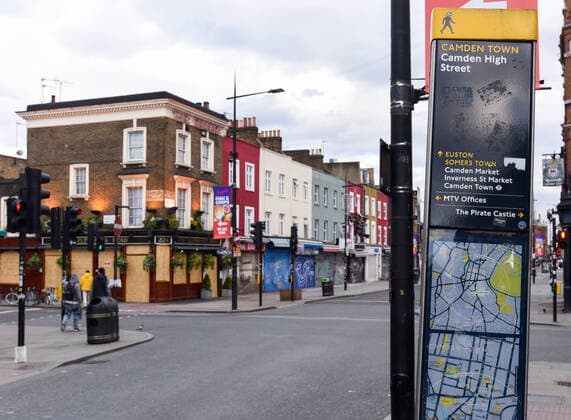 . 02 04 2020. London, United Kingdom. Coronavirus crisis. View of an almost empty Camden High Street this afternoon, as the coronavirus lockdown continues.  xGustavoxValientex xi-Imagesx IIM-20974-0038