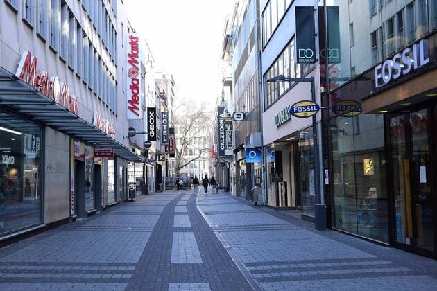 Coronavirus Empty city centre on 02 04 2020 in Cologne Only a few passers-by go shopping in Cologne city centre on a Thursday afternoon In order to keep the risk of infection with the coronavirus as low as possible, NRW Minister President Armin Laschet CDU had called on the population to leave their own four walls only in urgent cases xRx