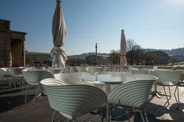 Coronavirus COVID 19 Impressions from an orphaned city The state capital Stuttgart demands that all restaurants and bars should be placed outside so that no passers-by take a seat in good weather Stuttgart Mitte Baden Württemberg Germany Copyright: xLeif-HendrikxPiechowskix