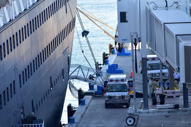 April 2, 2020, Fort Lauderdale, Florida, United States Of America: FORT LAUDERDALE, FL - APRIL 02: COVID-19 - Two Coronavirus-Impacted Cruise Ships the MS Zaandam and MS Rotterdam Cleared To Dock In Port everglades Florida with dead and sick aboard After Weeks At Sea. Seen here doctors remove the sick and the dead from the MS Zaandam on April 2, 2020 at Port Everglades in Fort Lauderdale, Florida..People: MS Zaandam Fort Lauderdale United States Of America - ZUMAn287 20200402_zaa_n287_199 Copyright: xSMGx