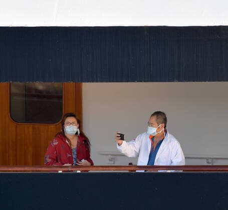 April 2, 2020, Fort Lauderdale, Florida, United States Of America: FORT LAUDERDALE, FL - APRIL 02: COVID-19 - Two Coronavirus-Impacted Cruise Ships the MS Zaandam and MS Rotterdam Cleared To Dock In Port everglades Florida with dead and sick aboard After Weeks At Sea. Seen here doctors remove the sick and the dead from the MS Zaandam on April 2, 2020 at Port Everglades in Fort Lauderdale, Florida..People: MS Zaandam Fort Lauderdale United States Of America - ZUMAn287 20200402_zaa_n287_203 Copyright: xSMGx