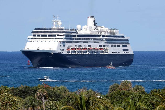 April 2, 2020, Ft. Lauderdale, Florida, USA: Holland America s Zaandam cruise ship heads into Port Everglades in Fort Lauderdale, Fla., on Thursday. Ft. Lauderdale USA - ZUMAm67_ 20200402_zaf_m67_020 Copyright: xMikexStockerx
