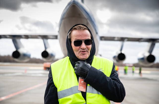 02.04.2020, Tallinn. Hiinast joudis transpordilennukiga Tallinna lennujaama 2,6 miljonit isikukaitsevahendit. Pildil Jaak Aab. A joint Estonian-Latvian order of 2.6 million pieces of personal protective equipment arrived in Tallinn from Shanghai, China. In the picture Minister of Public Administration Jaak Aab FOTO: MADIS VELTMAN POSTIMEES TALLINN HARJUMAA ESTONIA  Copyright: xMadisxVeltmanx