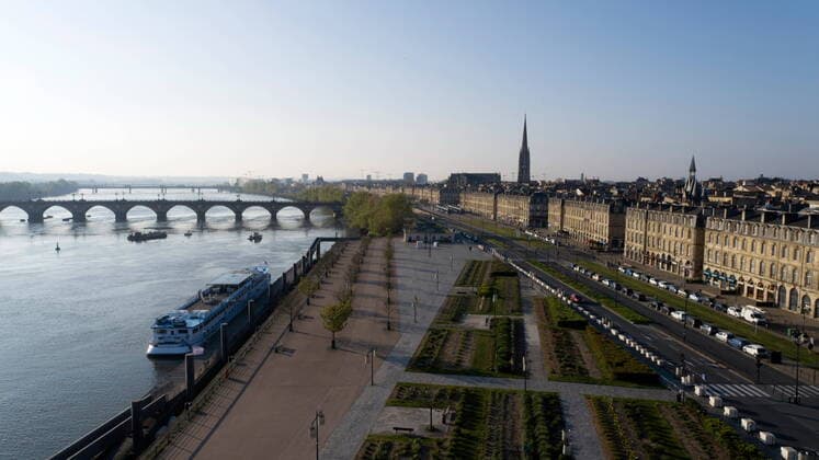 quai douane NEWS : Covid 19 Coronavirus en France - Bordeaux - 02 04 2020 marcdeTienda Panoramic 