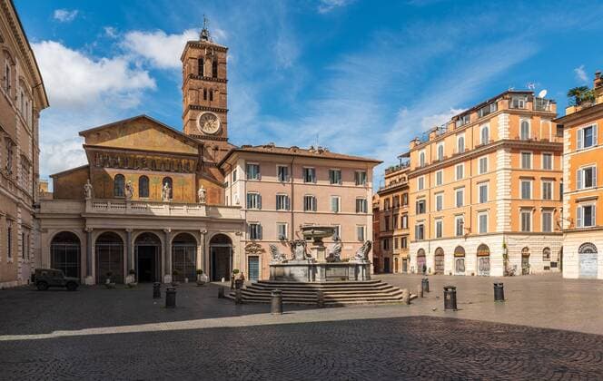 Piazza Santa Maria Trastevere square. Bramante and Bernini Fountain. Rome. Lazio. Italy. Europe 1028_02_PPA2264