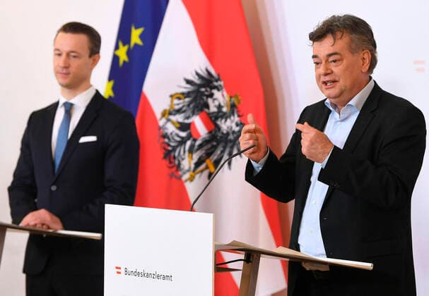Vienna 03 04 2020, Federal Chancellery, Vienna, AUT, Current developments on corona disease in Austria, Press conference, Further measures to secure the location and employment, in picture Minister of Finance Gernot Bluemel OeVP and Vice-Chancellor Werner Kogler Gruene Minister of Finance Gernot Bluemel Oe  EP_pool