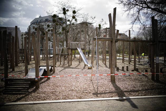 03 04 2020,Berlin,Germany,GER,the city in times of the Corona Pandemic, Park am Gleisdreieck All playgrounds in the city are closed