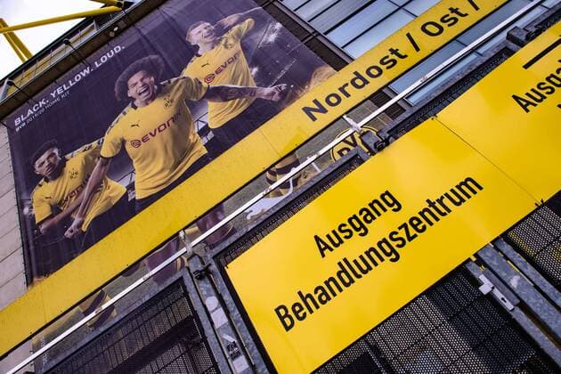 SIGNAL IDUNA PARK to become a corona treatment centre on 3 April 2020 in Dortmund Football Bundesliga team Borussia Dortmund is making Germanys largest football stadium available for the fight against the corona virus From tomorrow, the focus in the area of the north stand at SIGNAL IDUNA PARK xMNJPGx