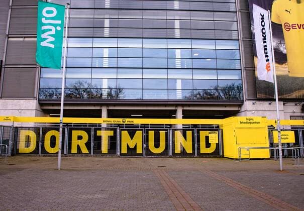 SIGNAL IDUNA PARK to become a corona treatment centre on 3 April 2020 in Dortmund Football Bundesliga team Borussia Dortmund is making Germanys largest football stadium available for the fight against the corona virus From tomorrow, the focus in the area of the north stand at SIGNAL IDUNA PARK xMNJPGx