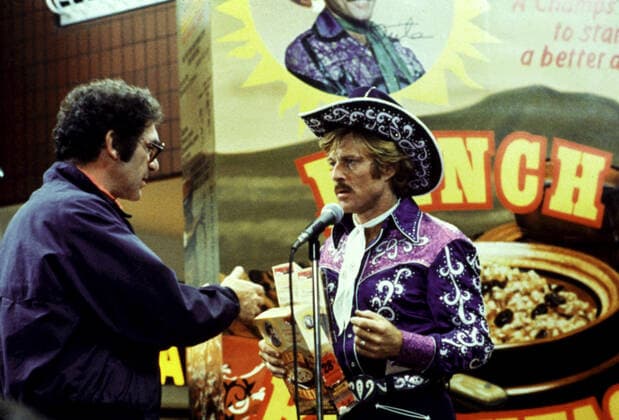 Sydney Pollack rehearsing with Robert Redford on the set of ELECTRIC HORSEMAN, 1979 Courtesy Everett Collection !ACHTUNG AUFNAHMEDATUM GESCHÃ„TZT! PUBLICATIONXNOTxINxCANxCHNxFRAxITAxJPNxNORxPOLxRUSxESPxUKxUSA Copyright: xCourtesyxEverettxCollectionx PSDSYPO EC002