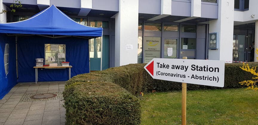 04 04 2020 Dachau, coronavirus SARS CoV 2, pandemic, precautions, protective measures, coronavirus smear, Take Away Station at the Dachau Medical Care Centre