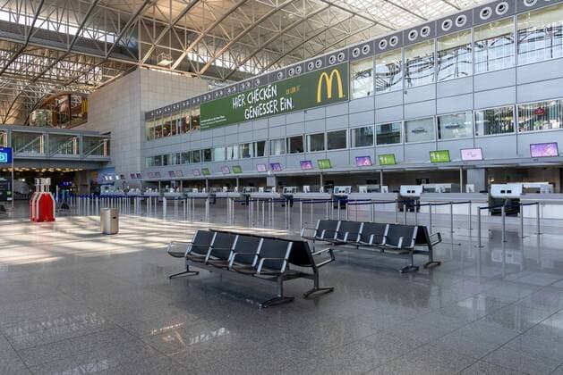 Frankfurt am Main, Airport Terminal 2, 04 04 2020, Terminal 2 Frankfurt Airport Airport, empty counter halls in Terminal 2 in times of corona crisis Frankfurt am Main Airport Terminal 2 Hesse Germany