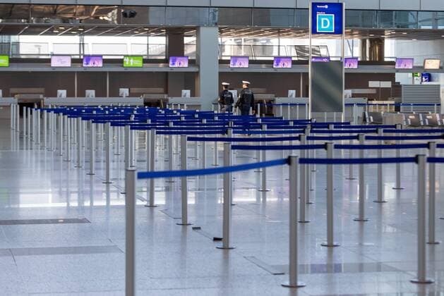 Frankfurt am Main, Airport Terminal 2, 04 04 2020, Terminal 2 Frankfurt Airport Airport, empty counter halls in Terminal 2 in times of corona crisis Frankfurt am Main Airport Terminal 2 Hesse Germany