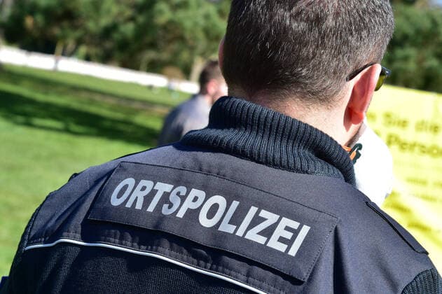 In Saarbrücken, the police recorded only a few violations of the current exit restrictions in the context of the Corona crisis on Saturday 4 4 2020 Interior Minister Klaus Bouillon visited the city to get an idea of the situation and talked to police officers bub