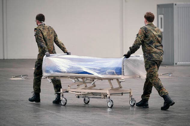 Visit of a corona emergency hospital on the exhibition grounds Hannover, 04 04 2020 Foto:xU.xStammx xFuturexImage