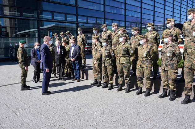 Prime Minister Stephan Weil visiting a corona emergency hospital on the exhibition grounds Hannover, 04 04 2020 Foto:xU.xStammx xFuturexImage