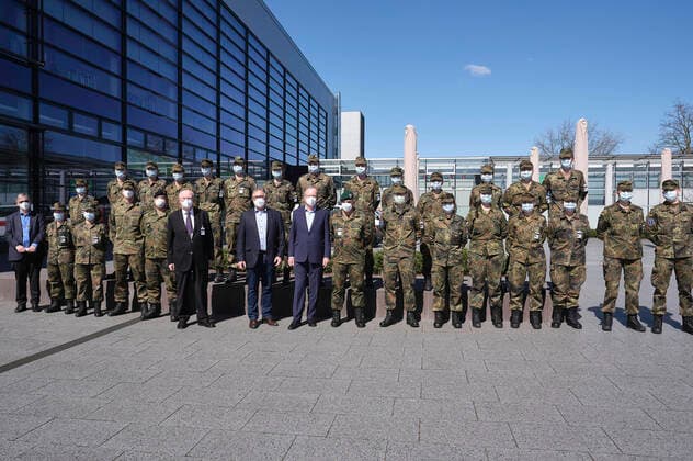 Prime Minister Stephan Weil visiting a corona emergency hospital on the exhibition grounds Hannover, 04 04 2020 Foto:xU.xStammx xFuturexImage