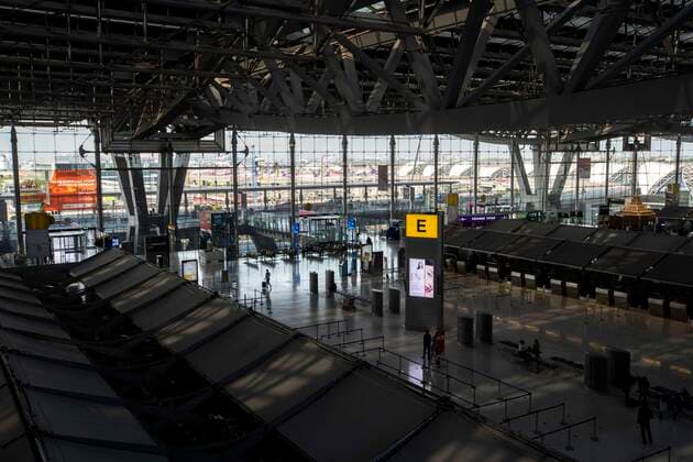 April 4, 2020, Bangkok, Bangkok, Thailand: Thailand banned all international flights from landing in the country starting April 4th until at least the end of Monday April 6th. Bangkok s Suvanarbhumi International Airport, one of 2 international airports serving the Thai capital, was a shadow of it s former self as the departure halls and check in counters were largely empty of people and activity. These extreme measures were put into place in an effort to stop new cases of Covid-19 from being imported into the country. Bangkok Thailand - ZUMAt128 20200404_zap_t128_005 Copyright: xAdryelxTalamantesx