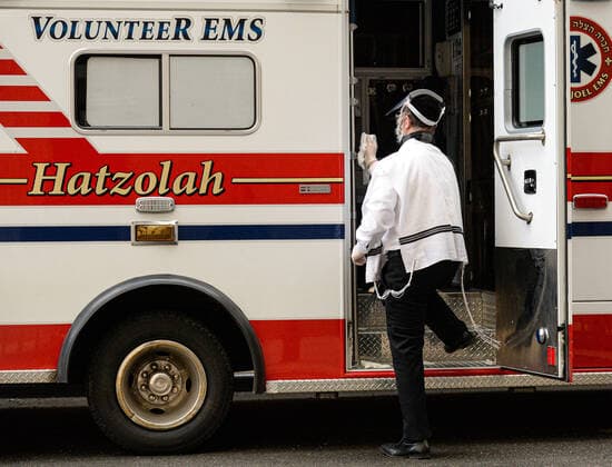 April 4, 2020, New Yok Manhattan: Hasidic Jewish EMT volunteer decontaminating the coronavirus ambulance after leaving the patient in the hospital. 04 04 20 New York Manhattan Mount Sinai Hospital. New Yok Manhattan - ZUMAs252 20200404_znp_s252_005 Copyright: xMarcusxSantosx