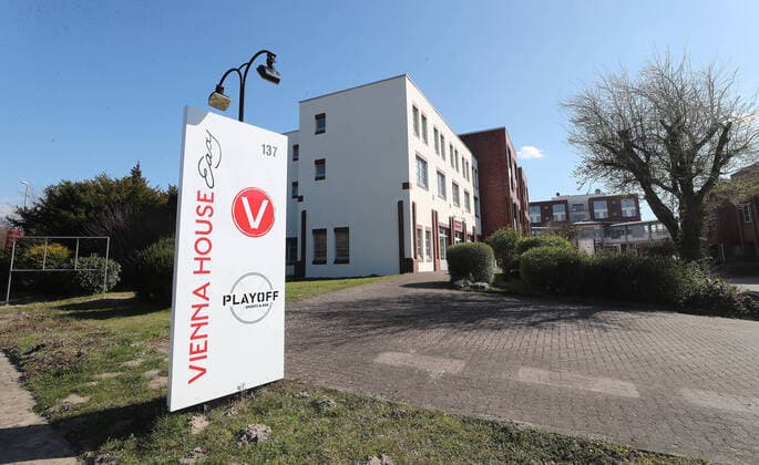 The Vienna House Easy Hotel in Braunschweig is converted into a makeshift hospital, rebuilt Braunschweig
