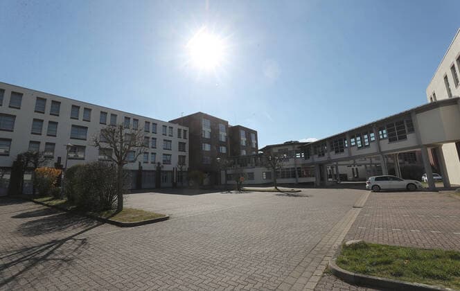 The Vienna House Easy Hotel in Braunschweig is converted into a makeshift hospital, rebuilt Braunschweig