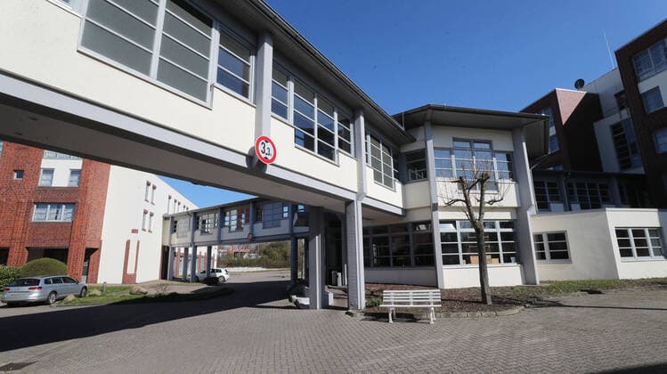 The Vienna House Easy Hotel in Braunschweig is converted into a makeshift hospital, rebuilt Braunschweig