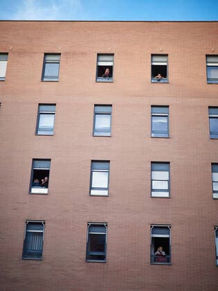 April 4, 2020, Pamplona, Navarra, SPAIN: Illustration, Pamplona people during the third week after the Government declared the state of alarm in Spain and recommended people to stay at home to fight coronavirus COVID-19 on April 4, 2020 in Pamplona, Madrid, Spain Pamplona SPAIN - ZUMAa181 20200404_zaa_a181_070 Copyright: xEduardoxxSanzxNietox