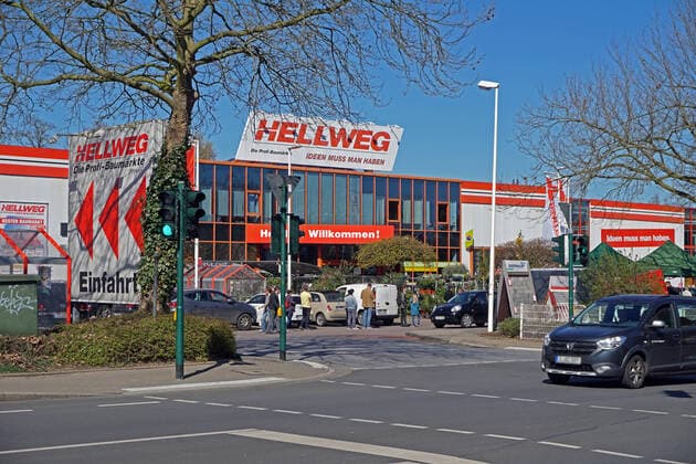 Home improvement store chain Hellweg A Hellweg home improvement store with garden centre in beautiful spring weather Essen North Rhine-Westphalia Germany Rellinghausen