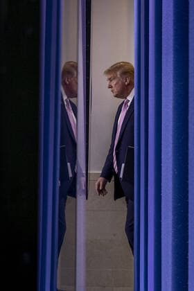 U.S. President Donald Trump arrives to speak at the coronavirus briefing at the White House Washington, D.C., U.S., on Saturday, April 4, 2020. New York s death toll from coronavirus on Saturday surpassed 3,500 as confirmed cases rose to 113,704, bringing the U.S. total to more than 7,700 fatalities and 287,000 cases. wax20200404116 TasosxKatopodis