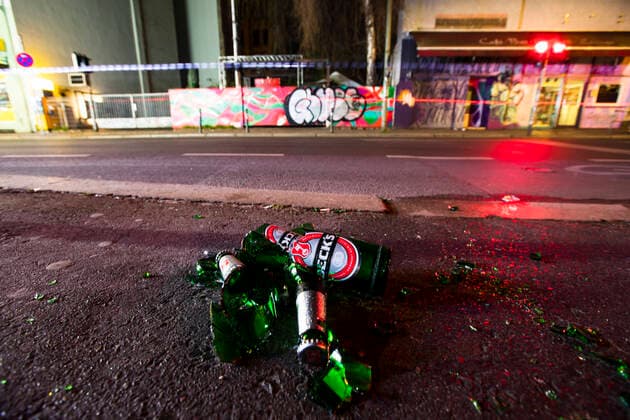 A broken beer bottle in front of the entrance of the Kit Kat Club in Berlin on April 4, 2020 To slow down the spread of the coronavirus SARS CoV 2, the federal and state governments decided to impose further restrictions The clubs in Berlin have also been closed for a few weeks Where long queues of people usually form, there is a deserted coronavirus in Berlin on Saturday night